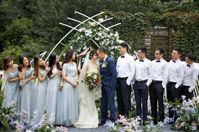 结婚十年怎么庆祝(婚后生活结婚纪念日)